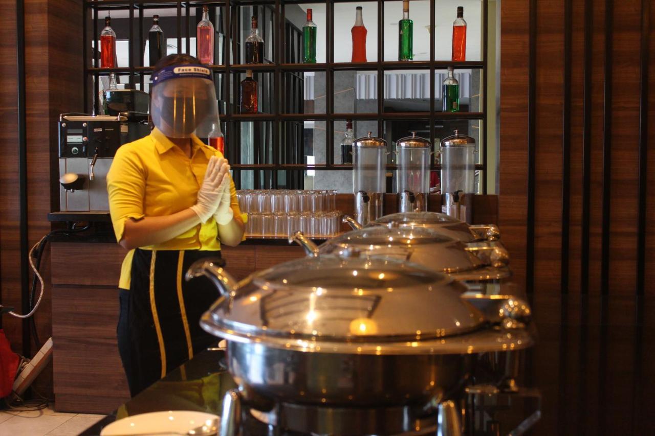 Swiss-Belinn Baloi Batam Nagoya Eksteriør billede