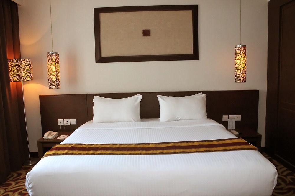 Swiss-Belinn Baloi Batam Nagoya Eksteriør billede
