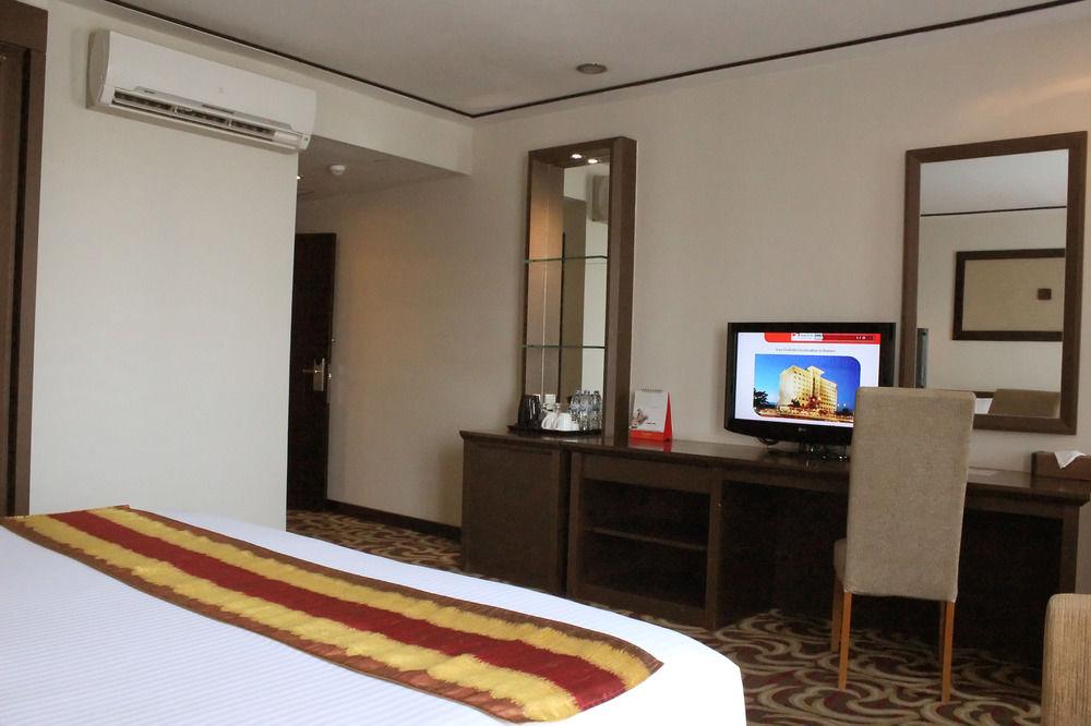Swiss-Belinn Baloi Batam Nagoya Eksteriør billede