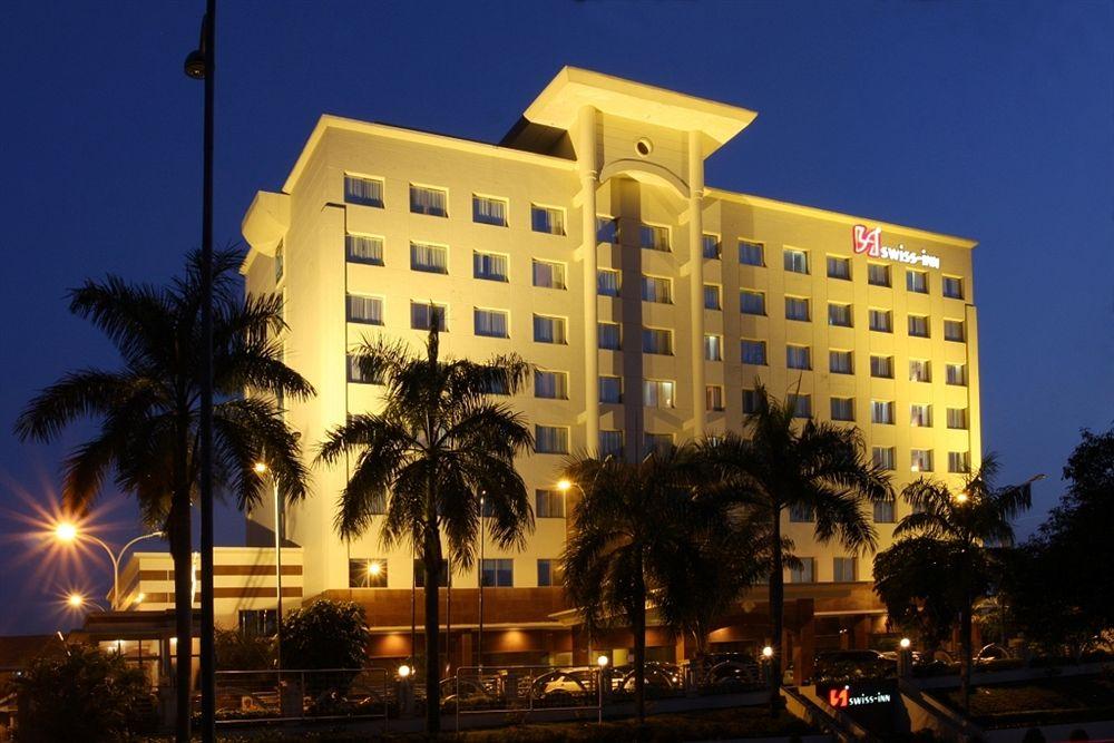 Swiss-Belinn Baloi Batam Nagoya Eksteriør billede