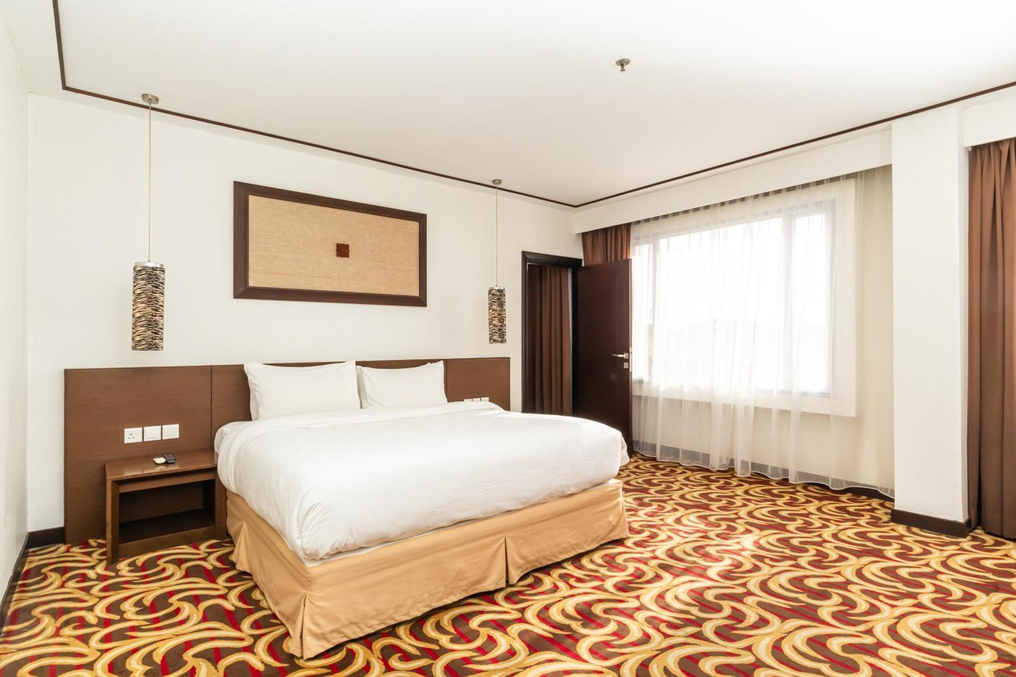 Swiss-Belinn Baloi Batam Nagoya Eksteriør billede