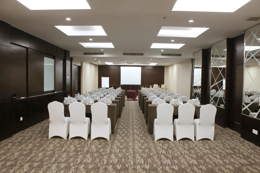 Swiss-Belinn Baloi Batam Nagoya Eksteriør billede