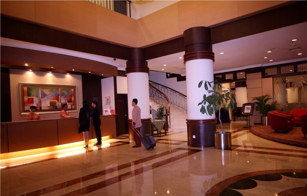 Swiss-Belinn Baloi Batam Nagoya Eksteriør billede