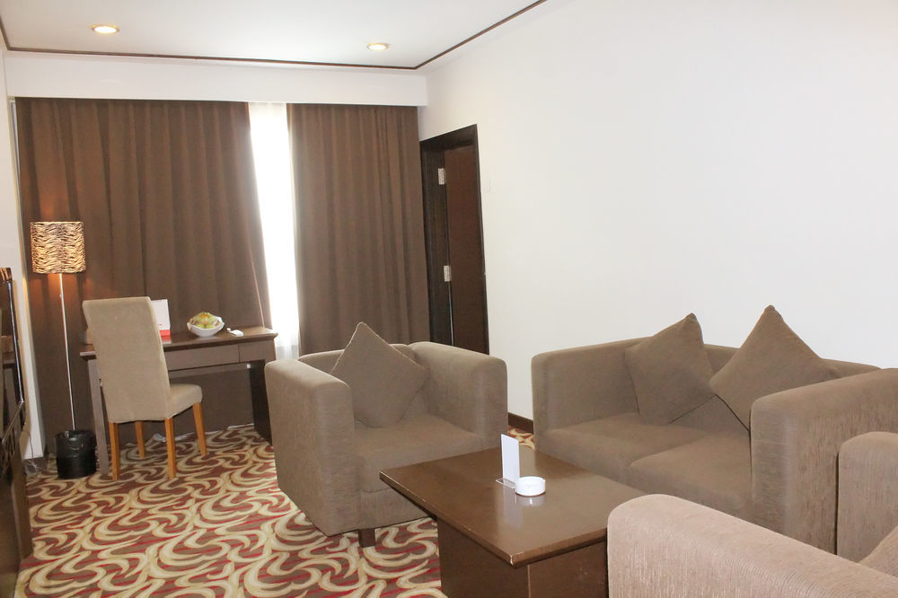 Swiss-Belinn Baloi Batam Nagoya Eksteriør billede